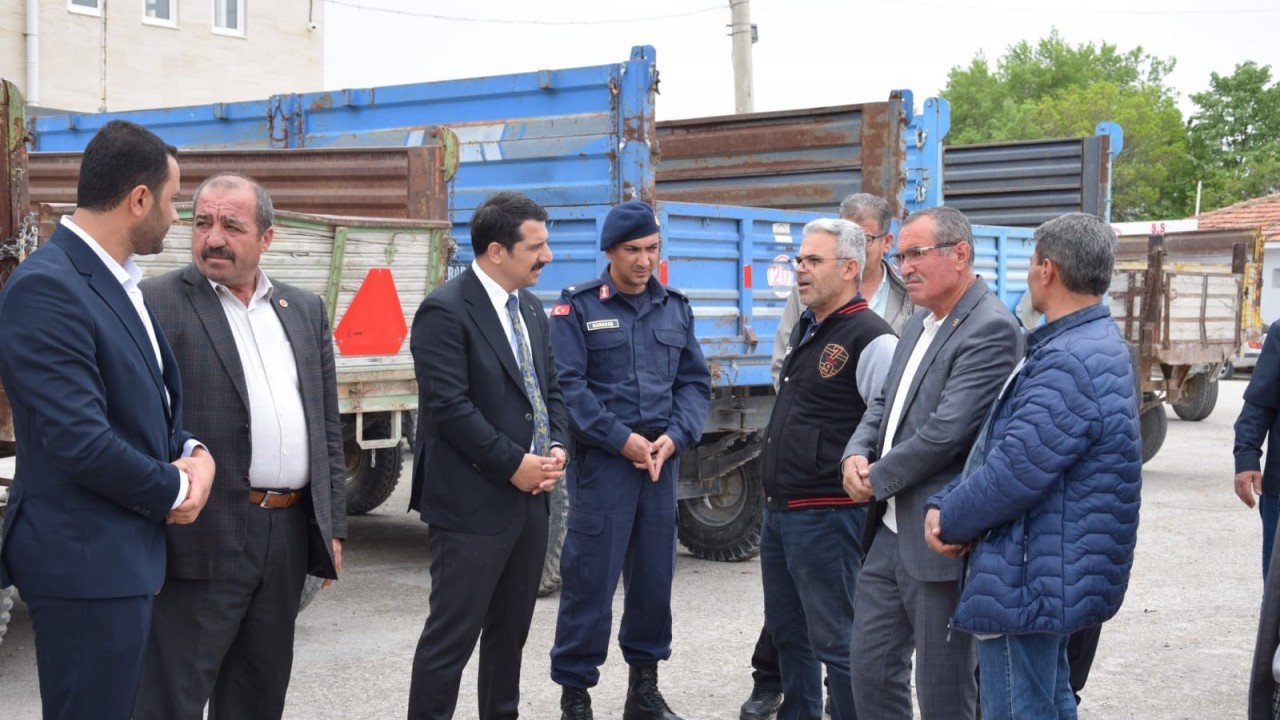 Karapınar'da çiftçilere reflektör dağıtıldı