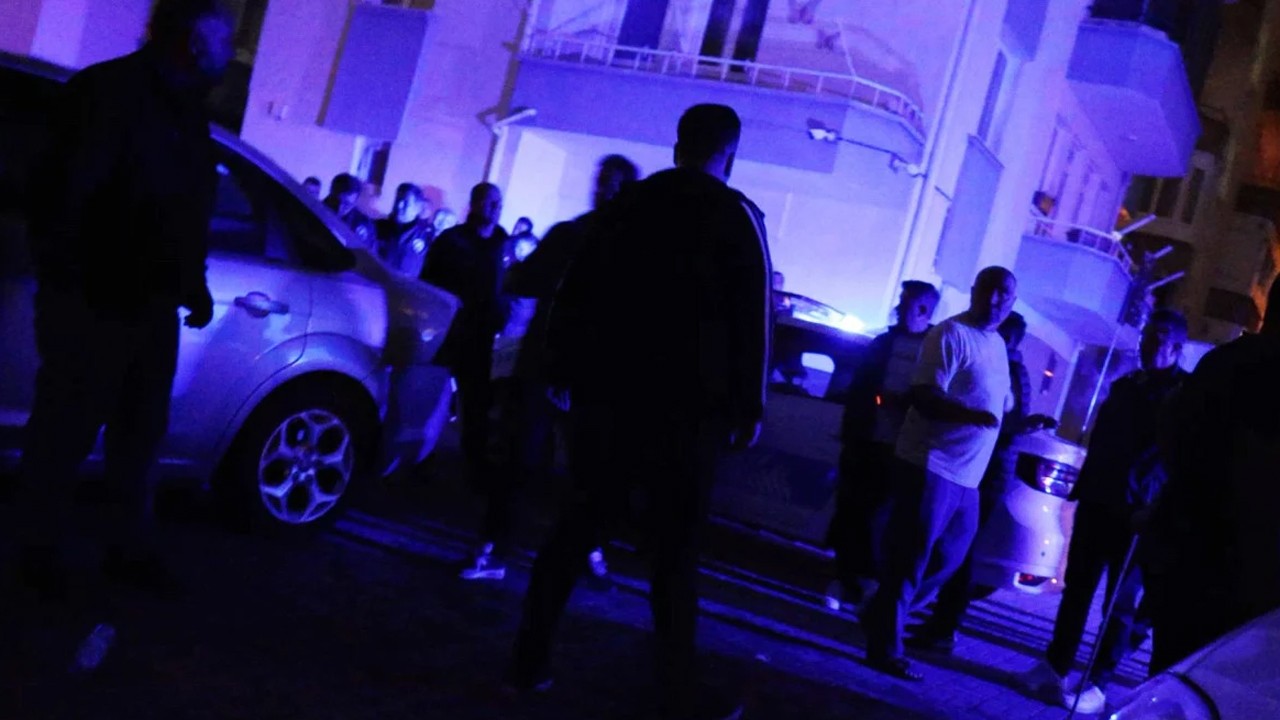 Kız kaçırma meselesi yüzünden ev bastılar: Polisleri, polise şikayet etti