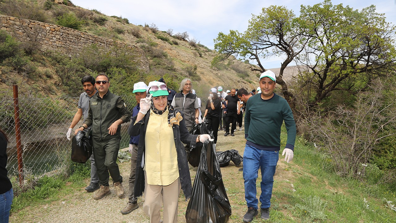 Konya'da "Orman Benim" etkinliğiyle çevre temizliği yapıldı