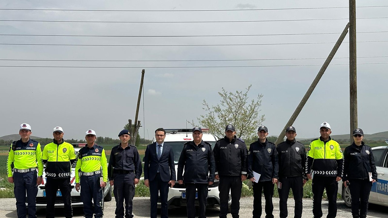 Sarayönü'nde trafik bilgilendirme faaliyetleri gerçekleştirildi
