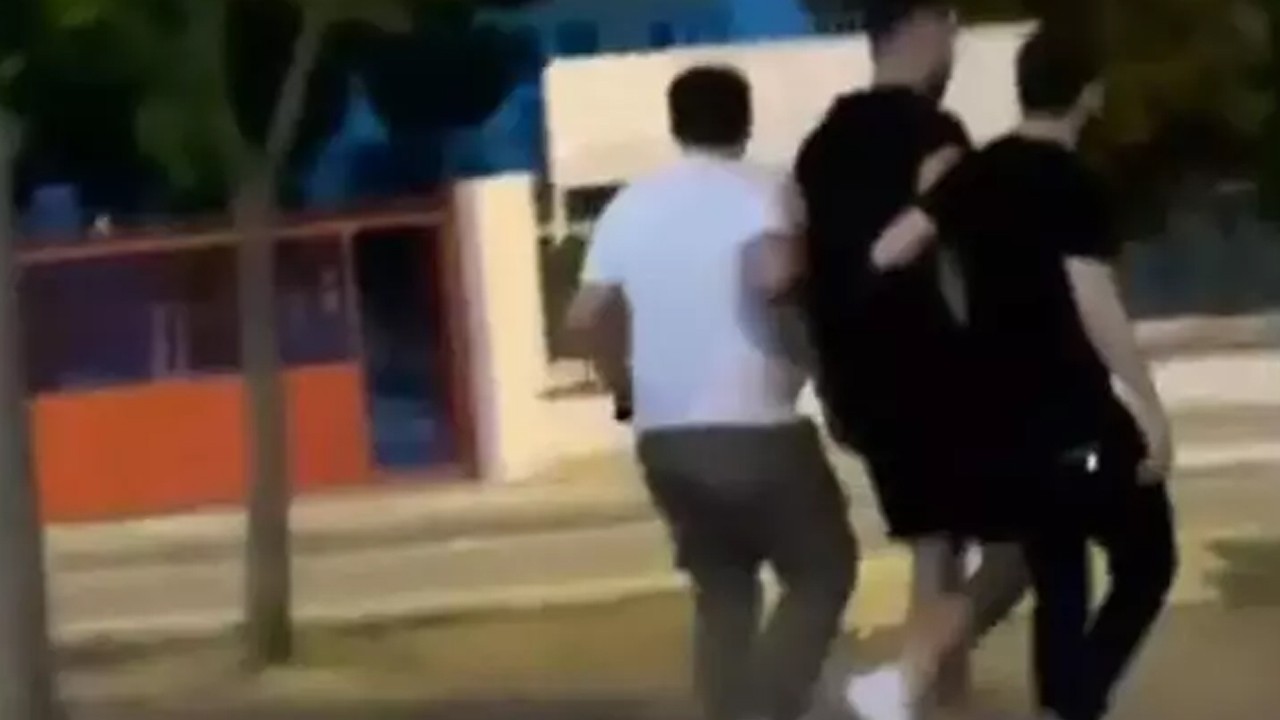 İcra müdür yardımcısı suçüstü yakalandı