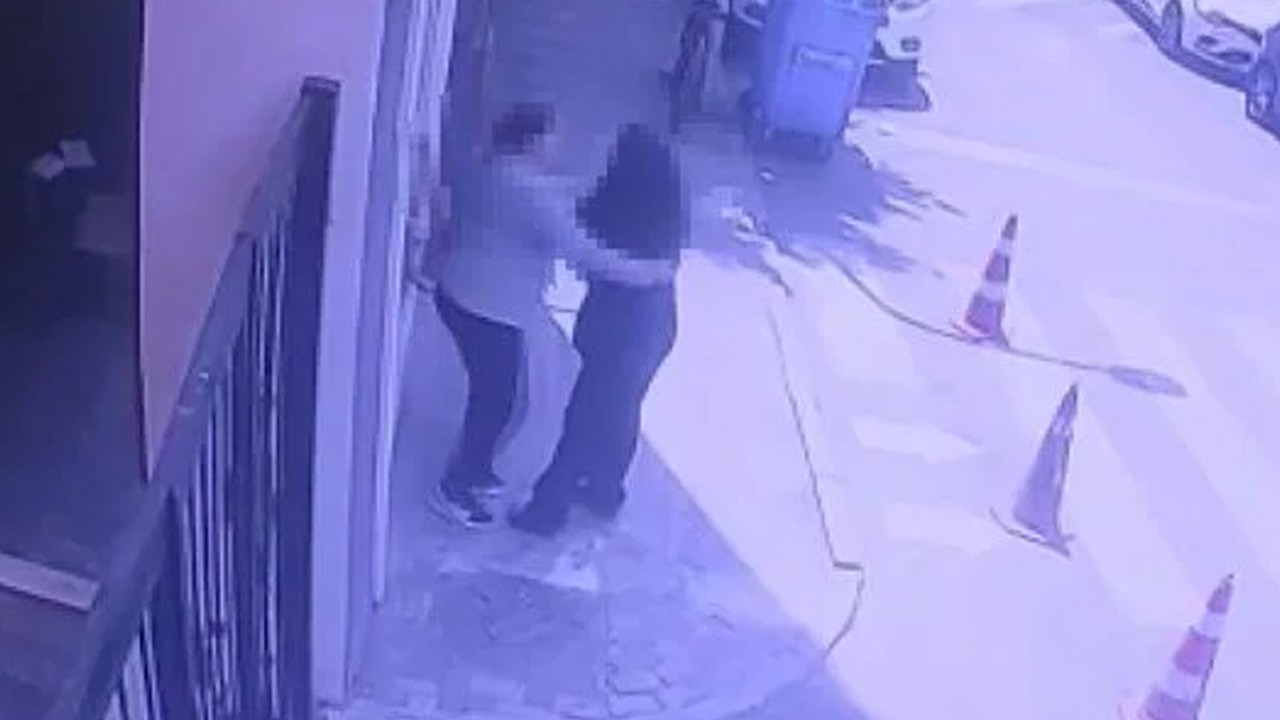 Lise tuvaletinde dehşet! Okul arkadaşını bıçakladı