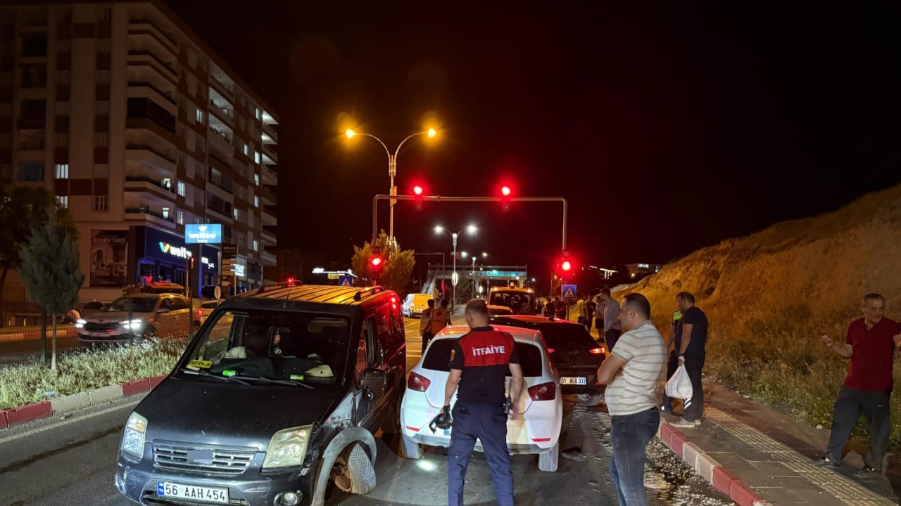 Zincirleme trafik kazası: 5 yaralı