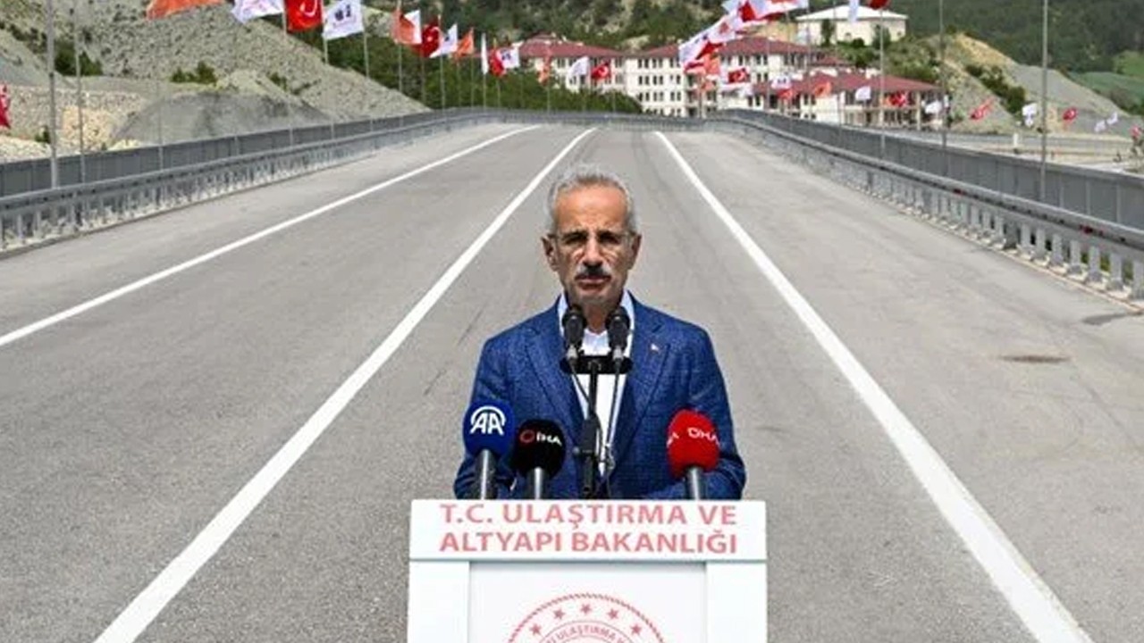15 dakikalık yol 4 dakikaya düştü... Bakan Uraloğlu açılışını yaptı