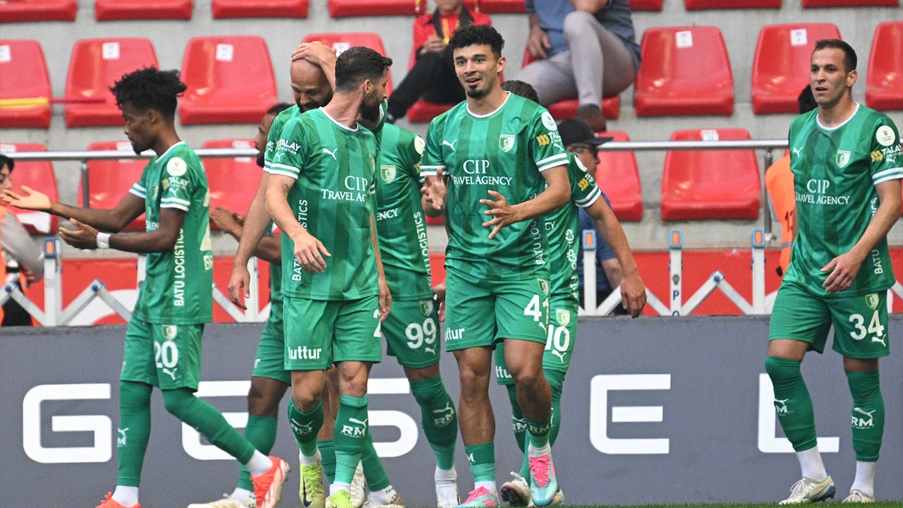 Süper Lig'de küme düşen son takım belli oldu