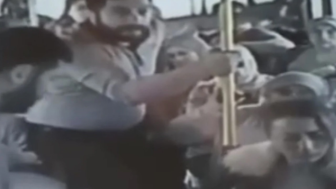 Kendisini 7 yıl önce dolandıran şahsı darbetti