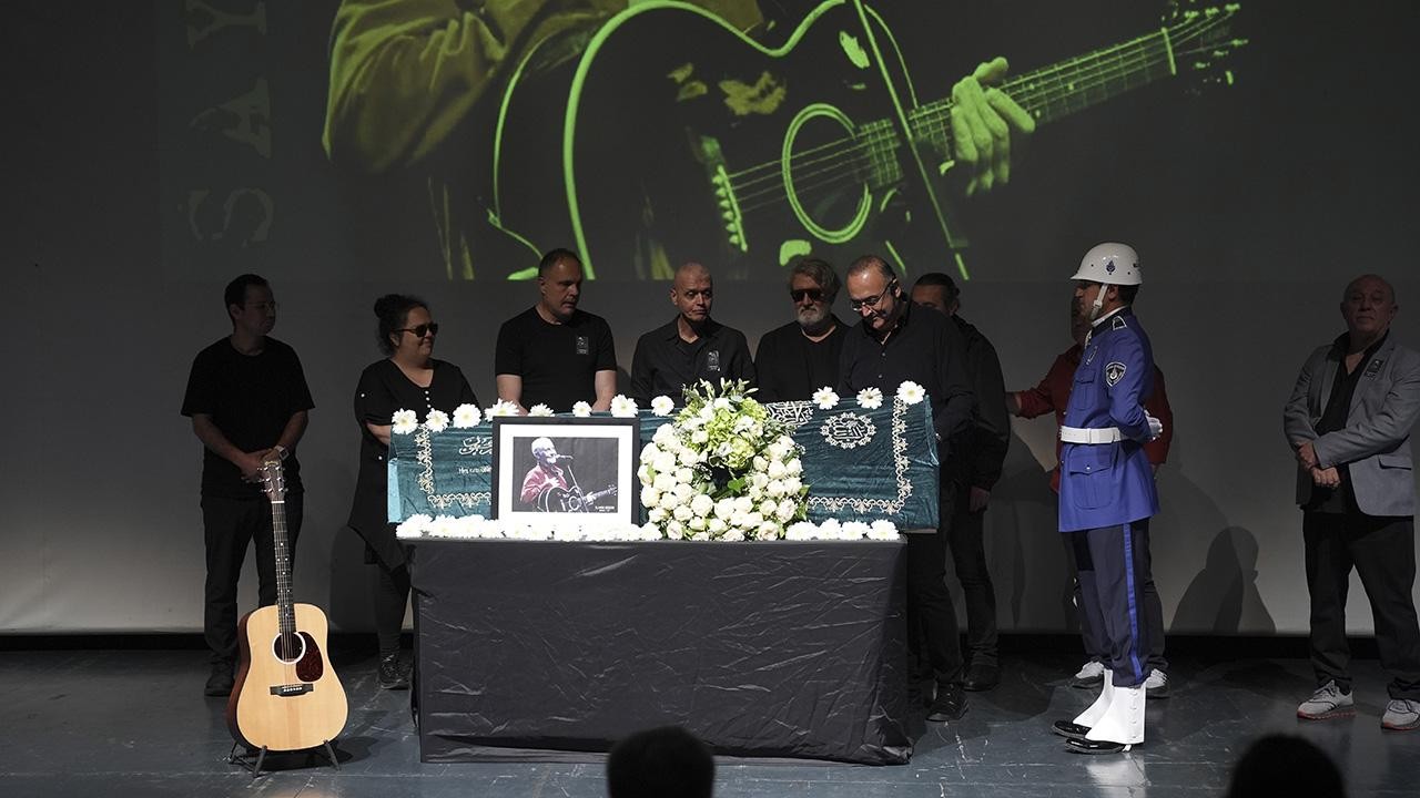 İlhan Şeşen son yolculuğuna uğurlanıyor