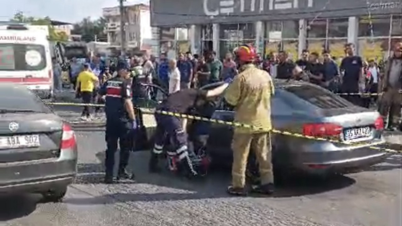 Otomobile silahlı saldırı: Aynı aileden 3 kişi öldü