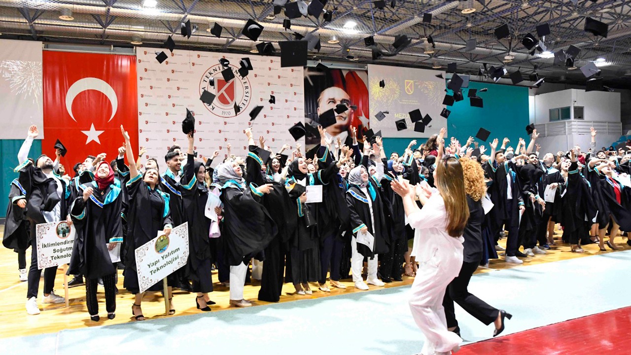 KTÜN TBMYO’da mezuniyet sevinci yaşandı