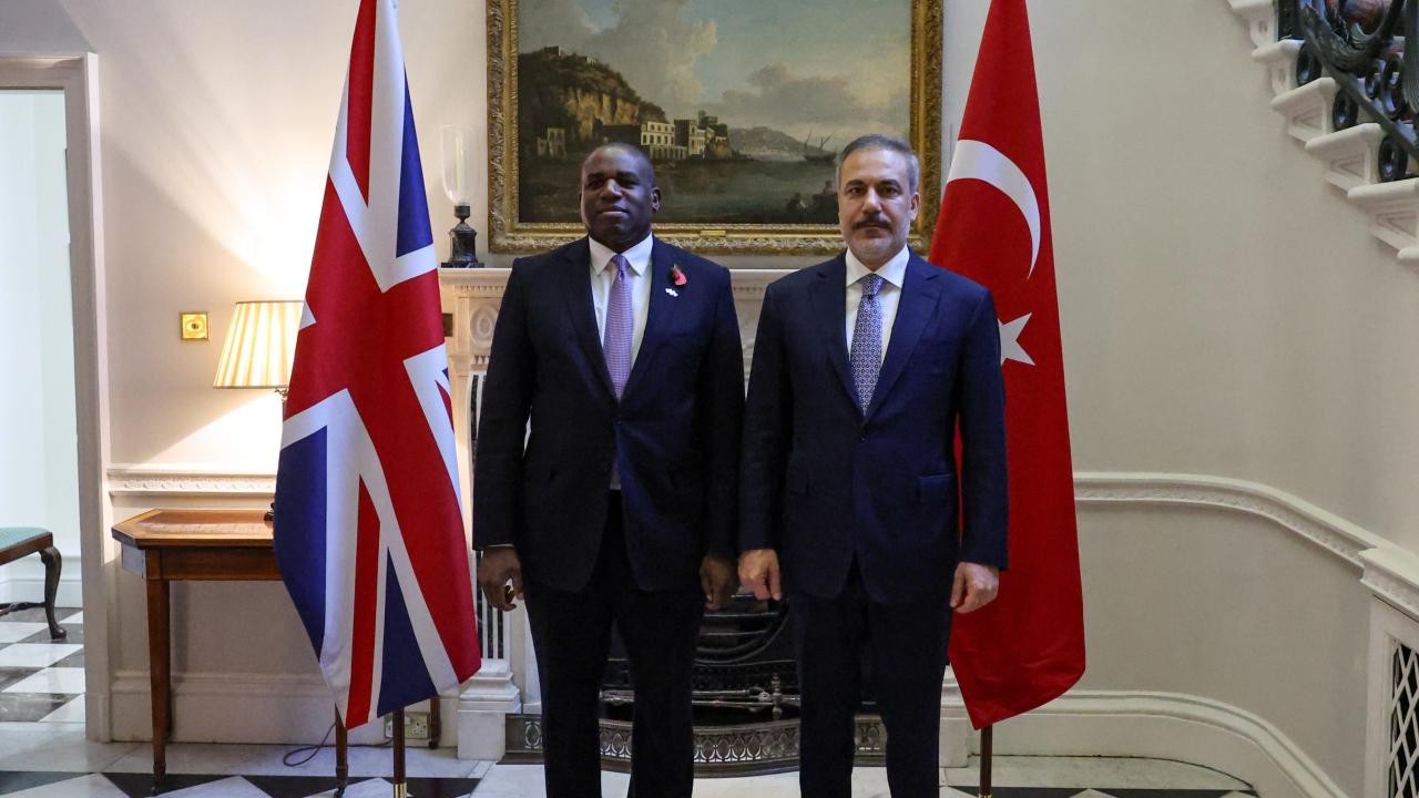 Bakan Fidan, İngiltereli mevkidaşı Lammy ile görüştü