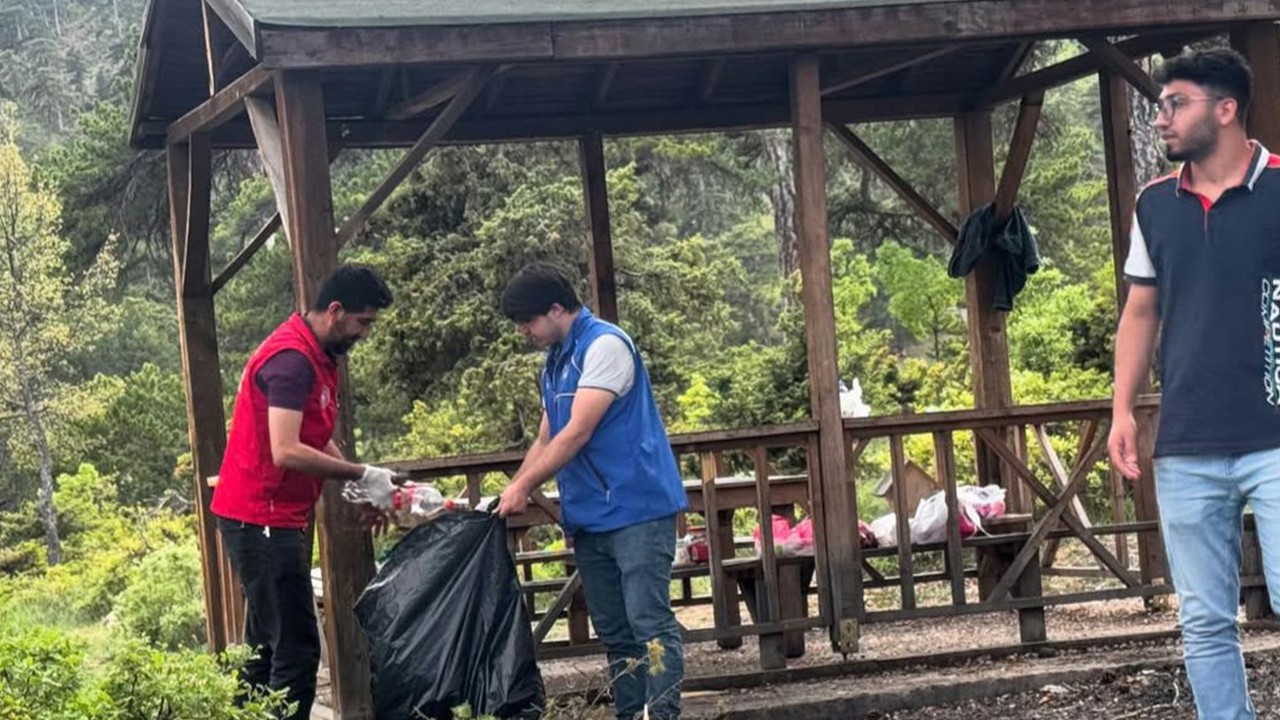 Bozkır'da çöp toplama etkinliği