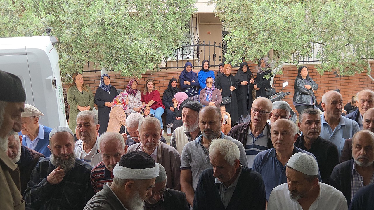 Baltayla öldürülen Mustafa, toprağa verildi