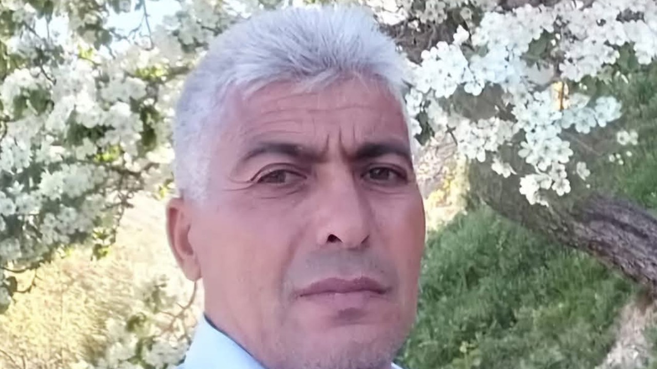 Devrilen traktörün sürücüsü öldü