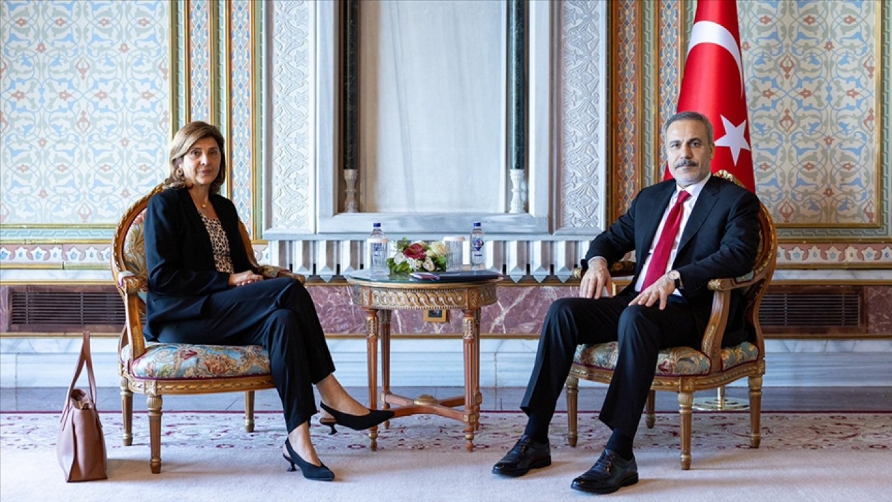 Dışişleri Bakanı Fidan, BM Genel Sekreteri'nin Kıbrıs Şahsi Temsilcisi Cuellar'ı kabul etti