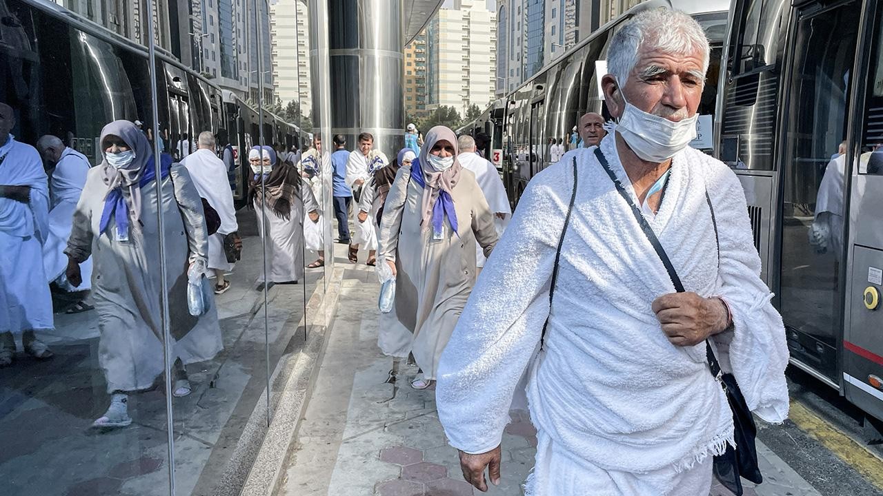 Hacı adaylarının Arafat yolculuğu başlıyor
