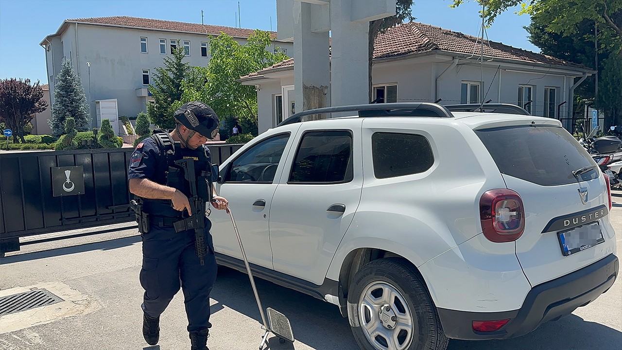 4 yıl önce kaybolan Emrah’ın ev arkadaşı canlı yayında gözaltına alındı