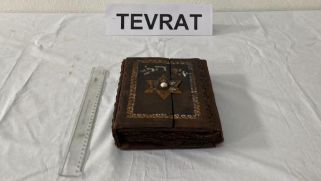 Kırşehir'de 700 yıllık Tevrat ele geçirildi