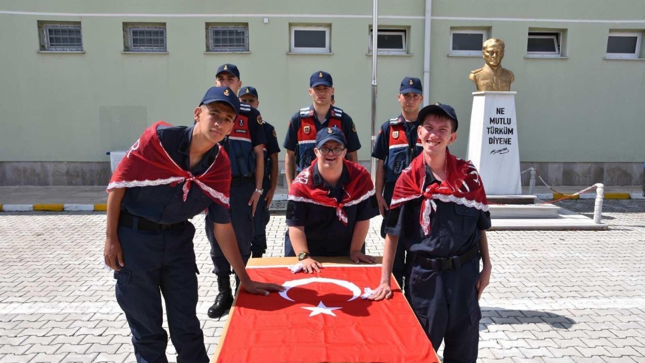 Vatan Sevgisi Engel Tanımadı: Özel Öğrenciler Asker Oldu