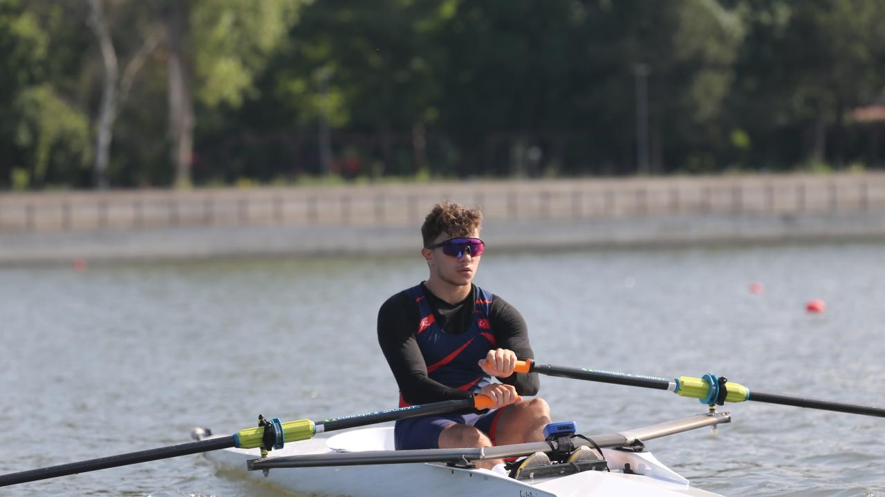 Milli para kürekçi Yiğit Doğukan Bozkurt'tan 2 altın madalya