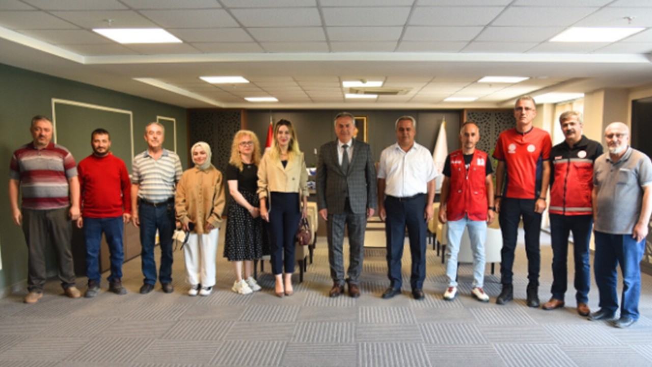 Konya İl Milli Eğitim Müdürü Murat Yiğit, kurum çalışanlarıyla bayramlaştı