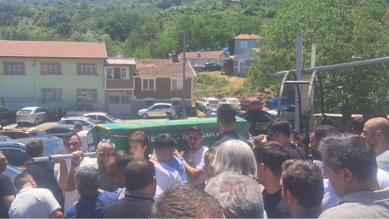 Baraj gölünde cesedi bulunan 2 çocuk babası toprağa verildi