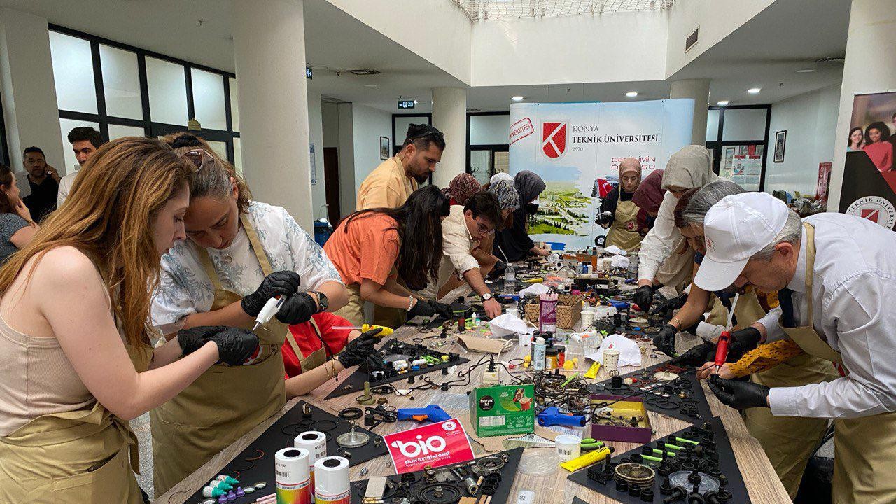 Bilim, sanatla ve toplumla buluştu: “Dönüşen Sanat” etkinliği Konya’da gerçekleştirildi