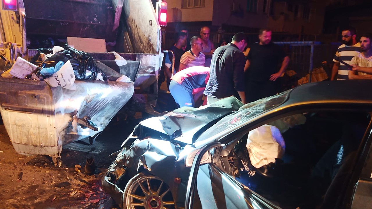Alkollü sürücünün otomobille çarptığı çöp kamyonundaki 1 işçi öldü