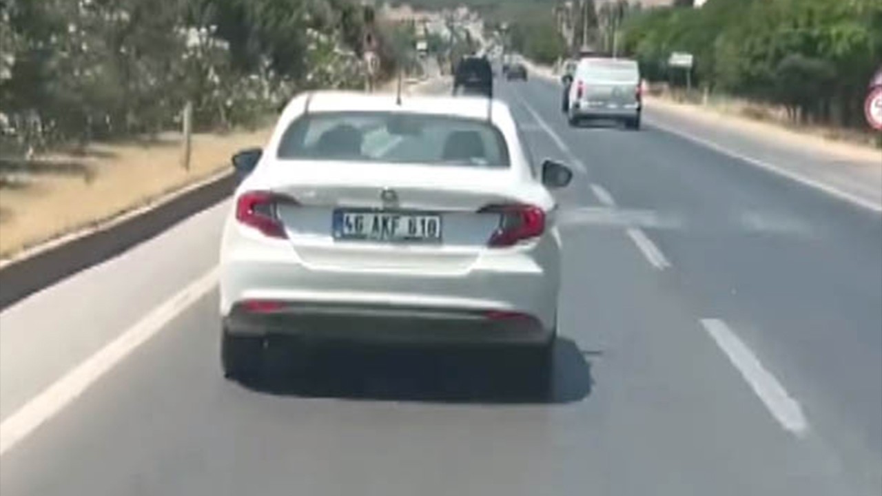 Ambulansa yol vermeyen sürücüye 993 lira ceza