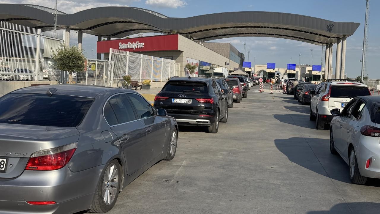 Gurbetçilerin Türkiye'ye gelişleri devam ediyor