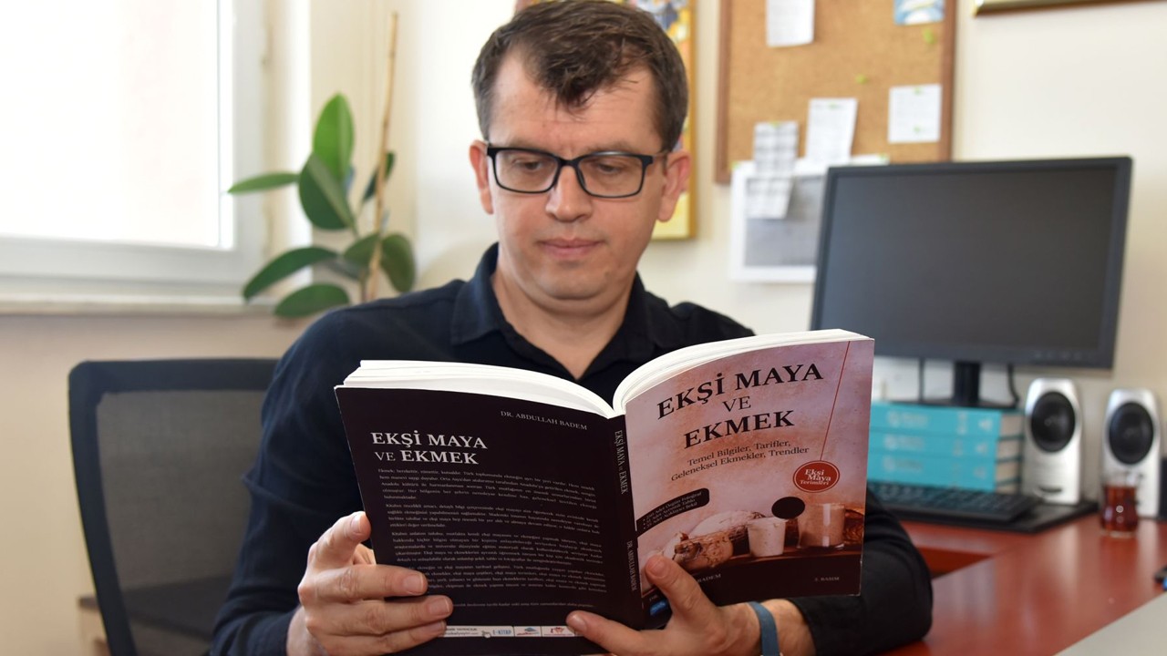KMÜ’lü akademisyenin “Ekşi Maya ve Ekmek” kitabı uluslararası ödül kazandı