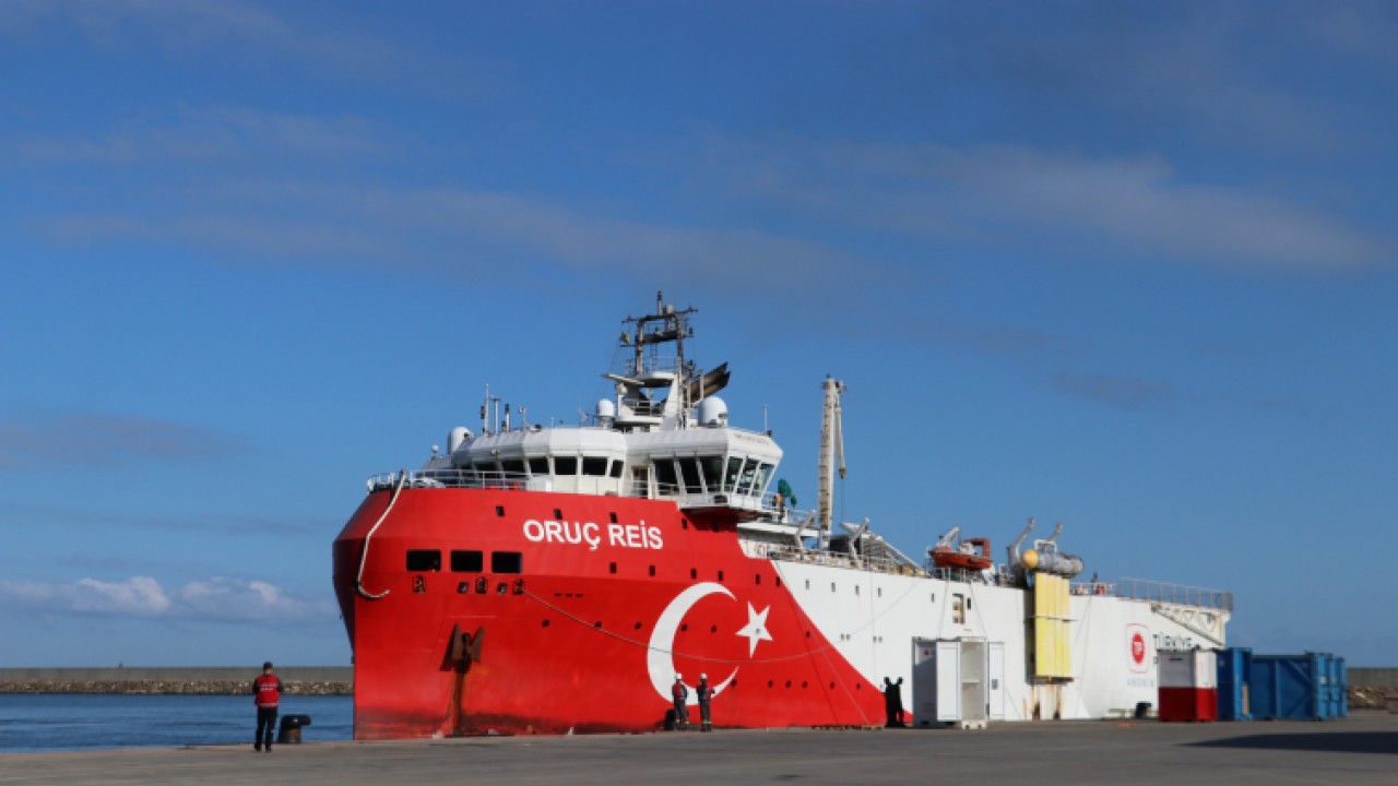 Oruç Reis Sismik Araştırma Gemisi, Filyos Limanı'na demirledi