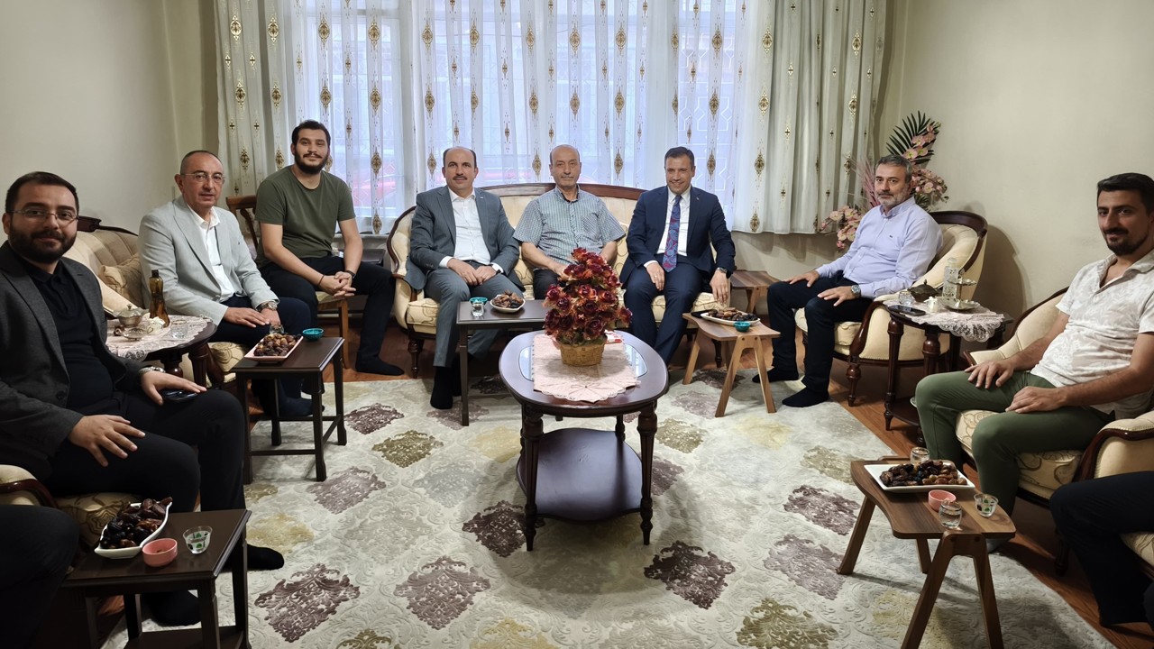 Başkan Altay hac ibadetini yerine getiren vatandaşları ziyaret etti