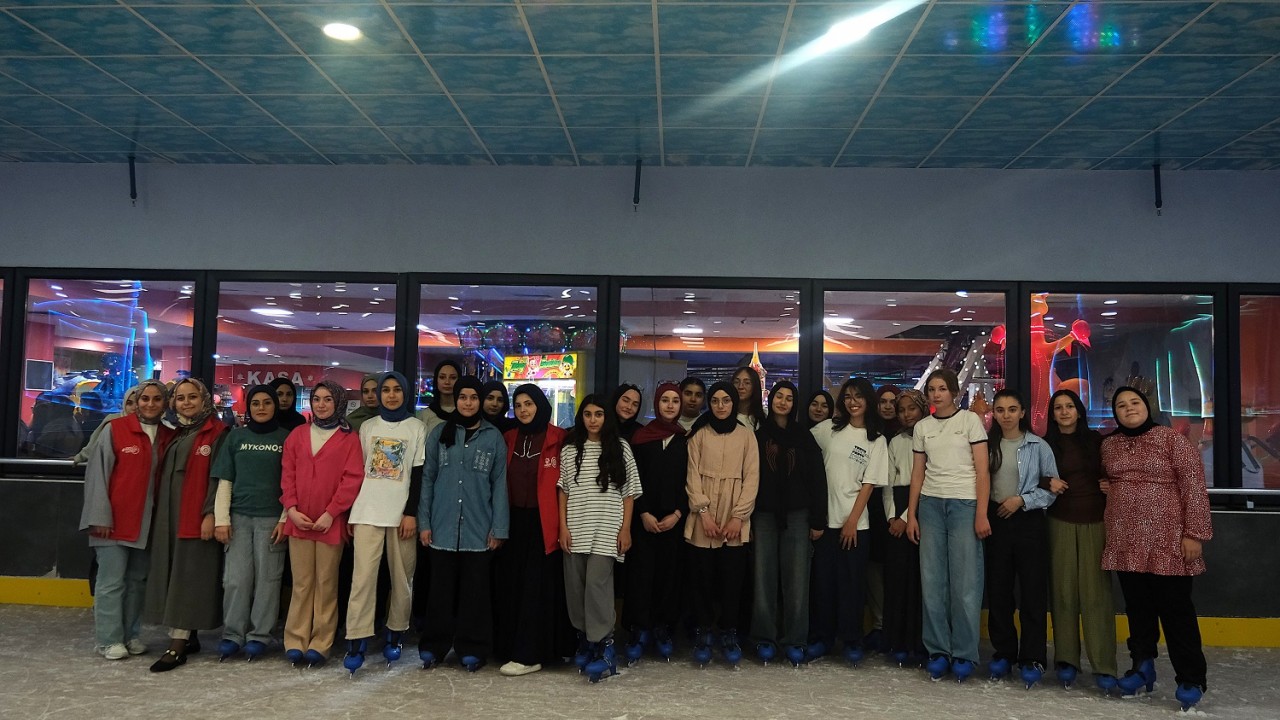 Karatay gençlik meclisi yaz okulu eğitimleri devam ediyor