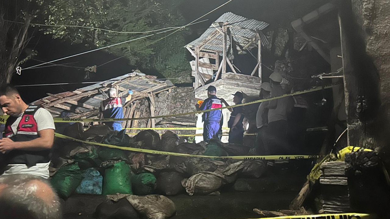 Gübre taşımak istedikleri ’ilkel’ teleferikte akıma kapılan çift öldü