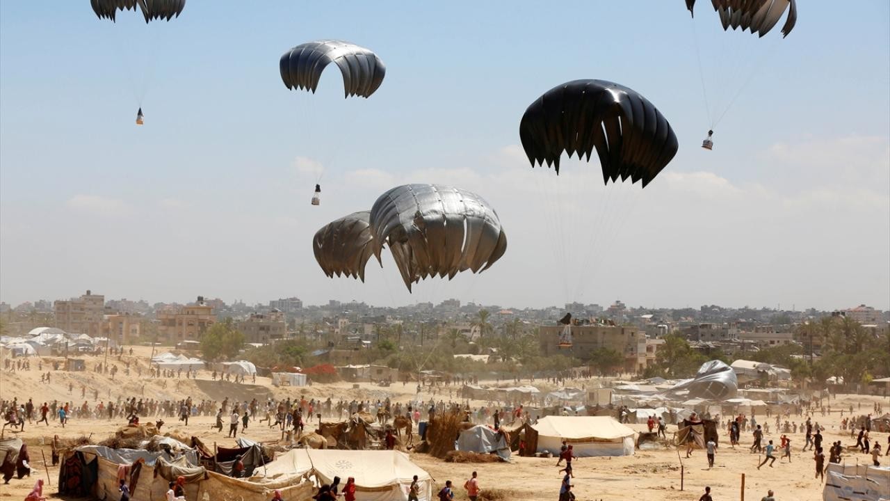 Gazze’deki hükümet: Havadan yapılan yardımlar can kayıplarına yol açıyor