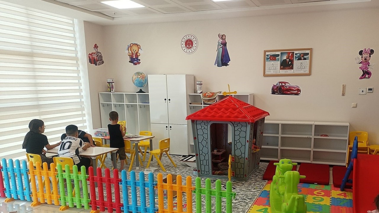 Beyşehir’de çocuklar adliye koridorları yerine oyun alanına