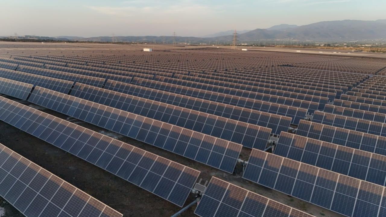 Elektrik üretiminde doğal gaz ve güneşin payı arttı