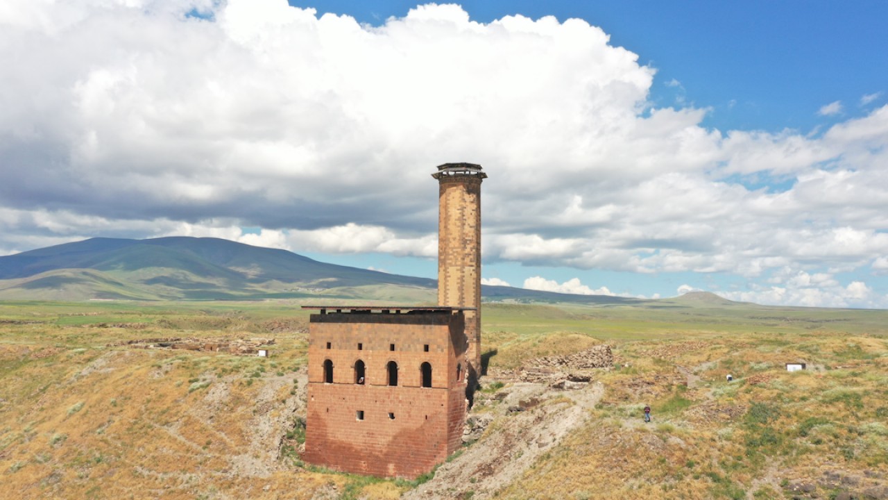 Anadolu'da yapılan ilk Türk camisi "Ebu'l Menuçehr" asırlardır geçmişin izlerini taşıyor