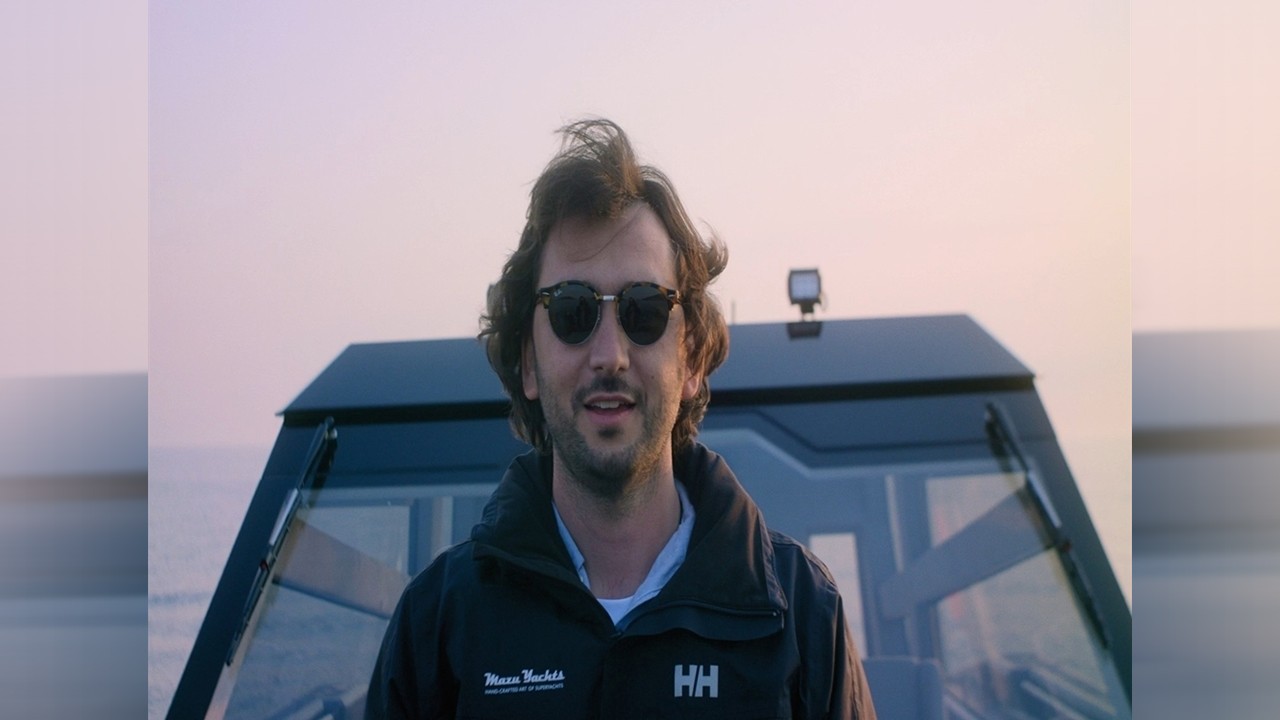 Teknesi parçalanmış halde bulunan iş insanı insansız su altı robotu ile aranıyor