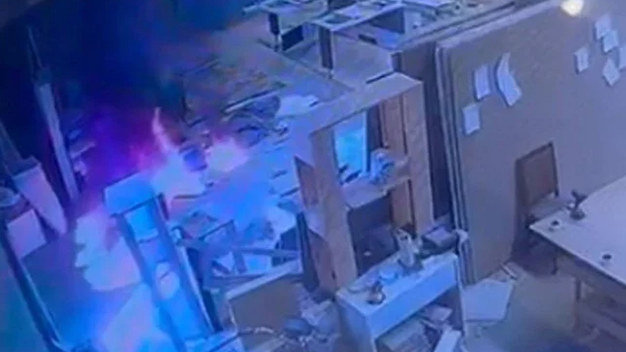 Mobilya atölyesini yaktı! Jandarma kundakçıyı arıyor