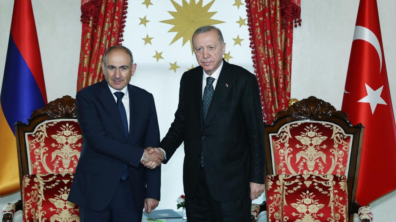 Cumhurbaşkanı Erdoğan Ermenistan Başbakanı Paşinyan ile görüştü