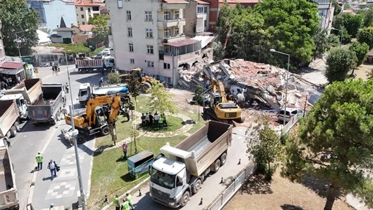 Balıkesir depremi: 265 bağımsız bölüm ağır hasarlı