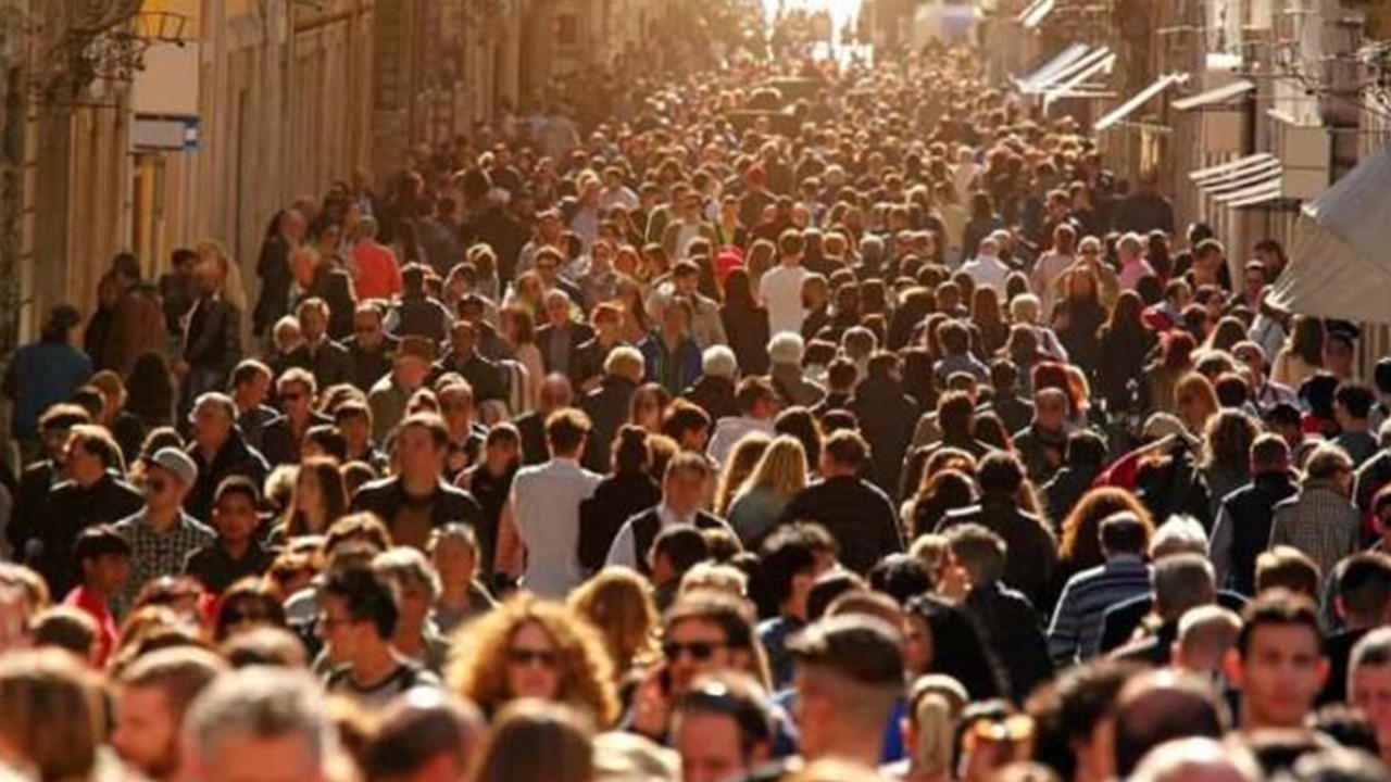 Türkiye’nin nüfusu 85 milyon 824 bini geçti