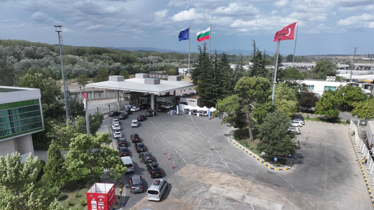 Gurbetçilerin dönüş yolculuğu sürüyor