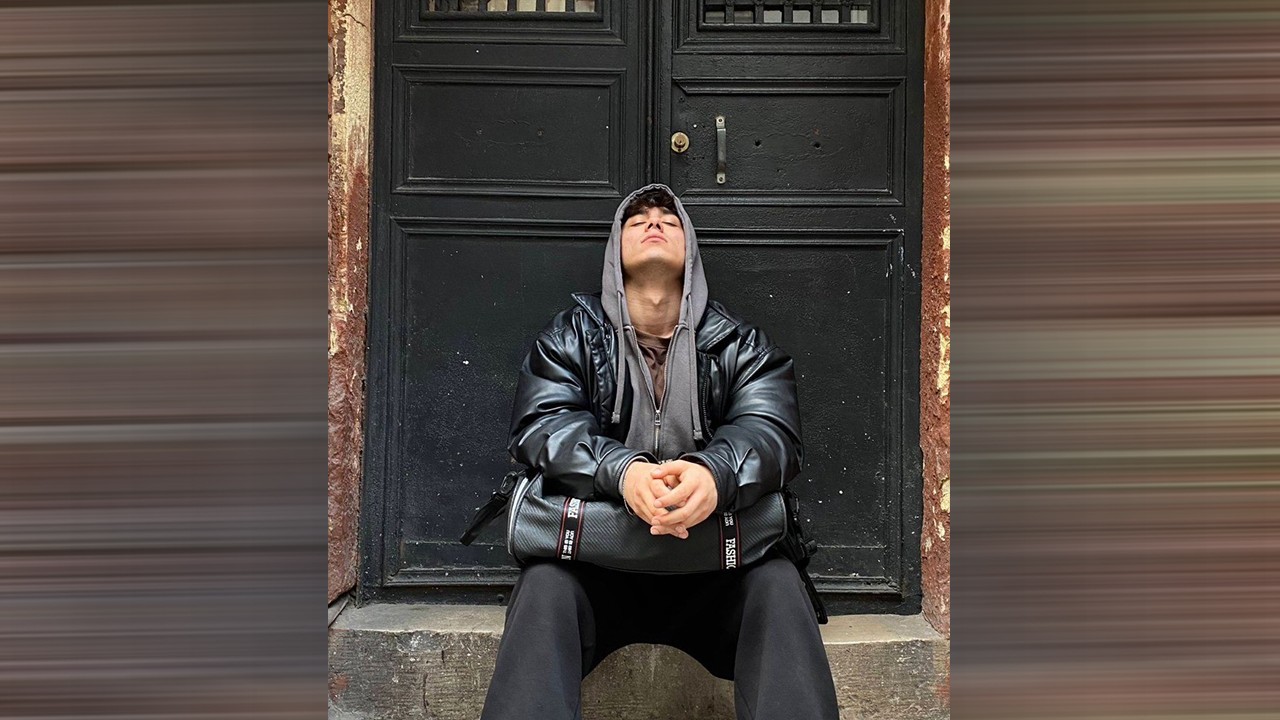 Laf atma ve taciz iddiası nedeniyle çıkan bıçaklı kavgada 1 kişi hayatını kaybetti, 4 kişi tutuklandı