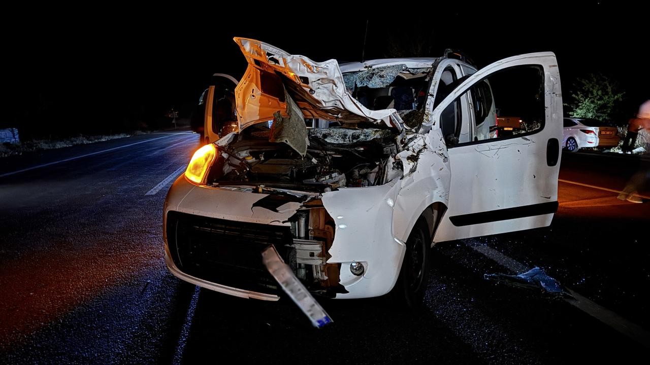 Ata çarpan araçtaki 1 kişi hayatını kaybetti