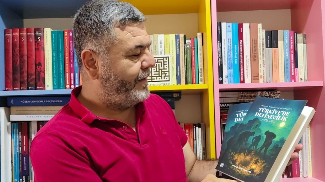 Türkiye'de Definecilik" kitapseverlerle buluştu