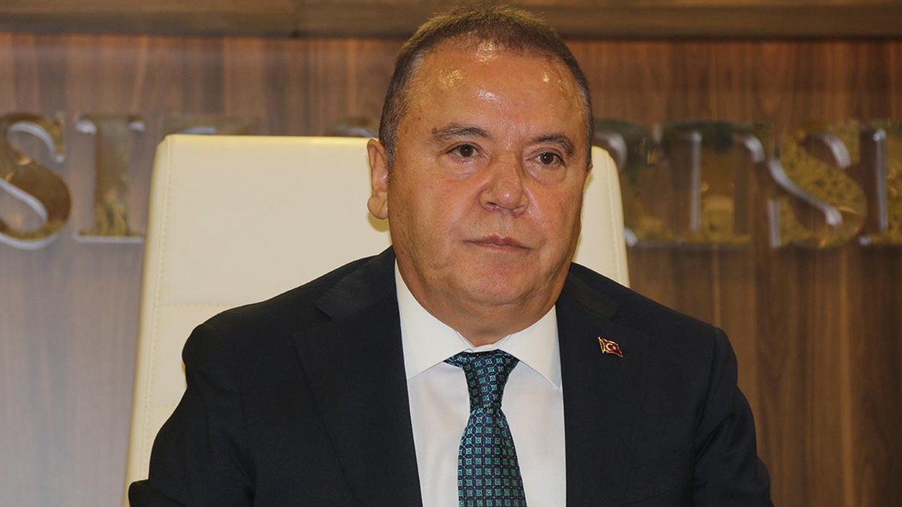 Muhittin Böcek'in oğlu rüşvet soruşturması kapsamında gözaltına alındı