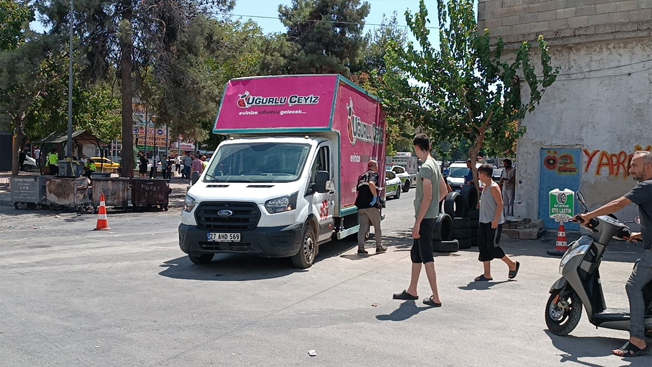 Kamyonetin altında kalan 9 yaşındaki Emine öldü