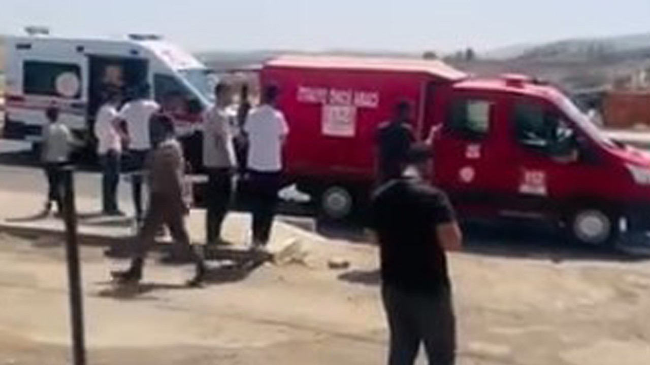 Yangına giden itfaiye aracı devrildi: 5 yaralı